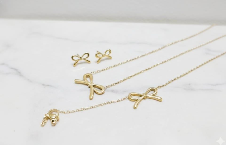 Locket set with bracelet